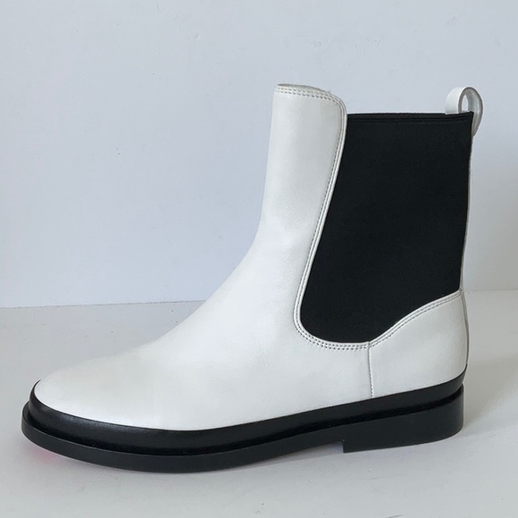 Vince Women Cecyl Leather Ankle Chelsea Boot White size 7.5 - Picture 1 of 6